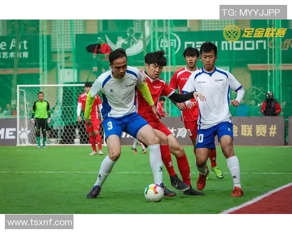 成都足球队在总决赛中的灵活战术与表现分析 成都足球队在总决赛中的灵活战术与表现分析