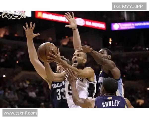 威金斯与帕克的巅峰对决谁能在赛场上笑到最后 威金斯与帕克的巅峰对决谁能在赛场上笑到最后